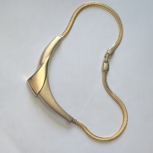 Elegant Gold Necklace 80's Vintage